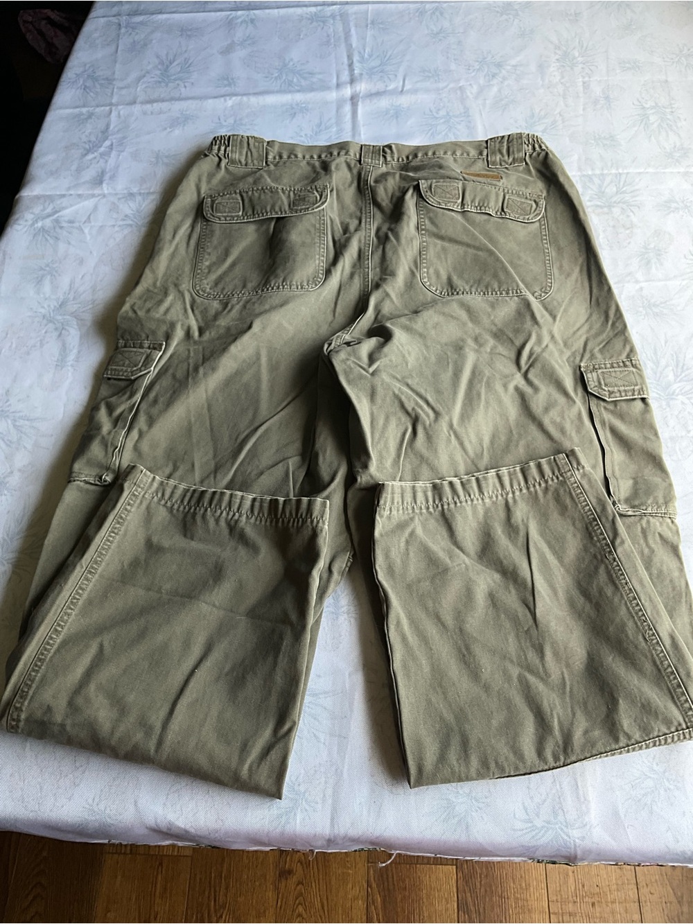 Men’s size 40R Cabela’s pants